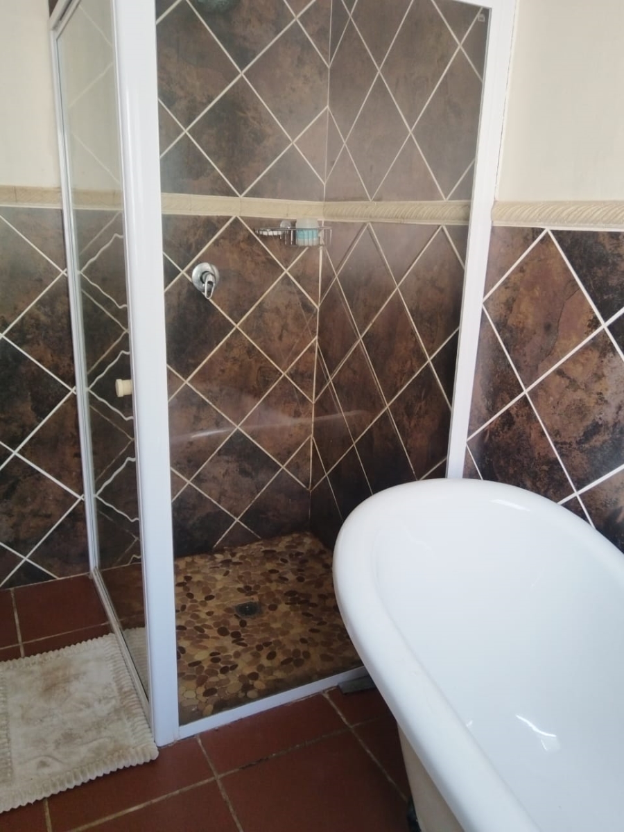 5 Bedroom Property for Sale in Schoemansville North West